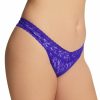 * Fashionable Hanky Panky Signature Lace Plus Size Thong 4811X | Panties